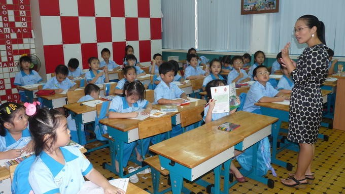 Một tiết học của học sinh lớp 1 Trường tiểu học Lê Ngọc Hân, quận 1 - Ảnh: H.Hg.