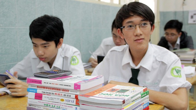 Một buổi ôn thi tốt nghiệp thpt 2013 môn toán của học sinh lớp 12A1 Trường THPT dân lập Thái Bình (Q.Tân Bình, TP.HCM) - Ảnh: NHƯ HÙNG<