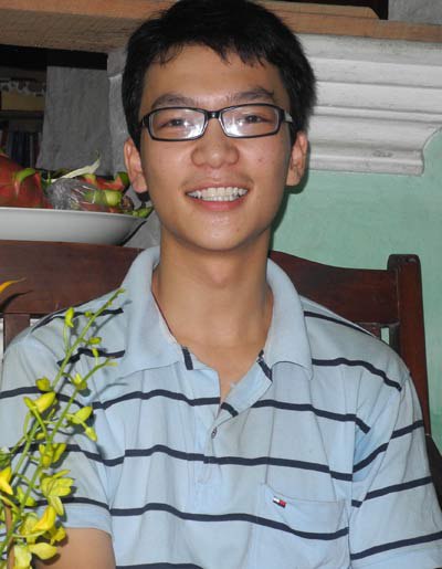 Chàng thủ khoa khẳng định 'Nếu không được đi học, em muốn rèn luyện thành cầu thủ bóng đá'. Ảnh: Nguyễn Hòa.