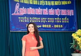 Hình ảnh Lễ Chào Mừng Ngày Nhà Giáo Việt Nam và Tuyên Dương Học Sinh Tiêu Biểu Năm 2012